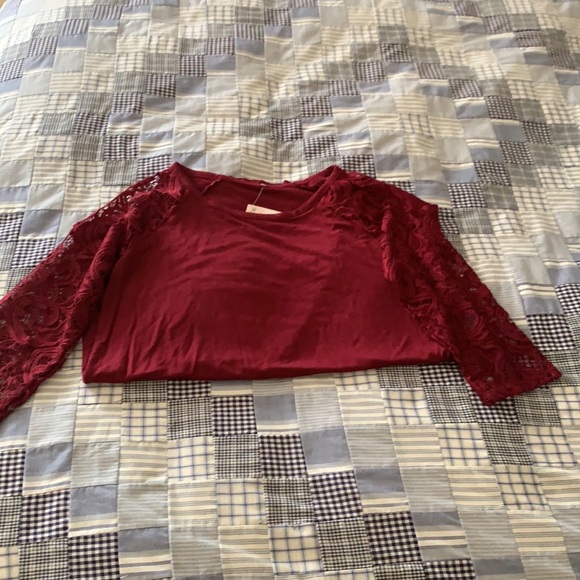 🔥🆕 MEDIUM High/Low Red Lace Tunic Top - Picture 6 of 7